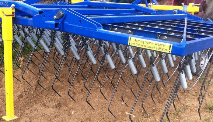 Grada de púas flexibles Treffler