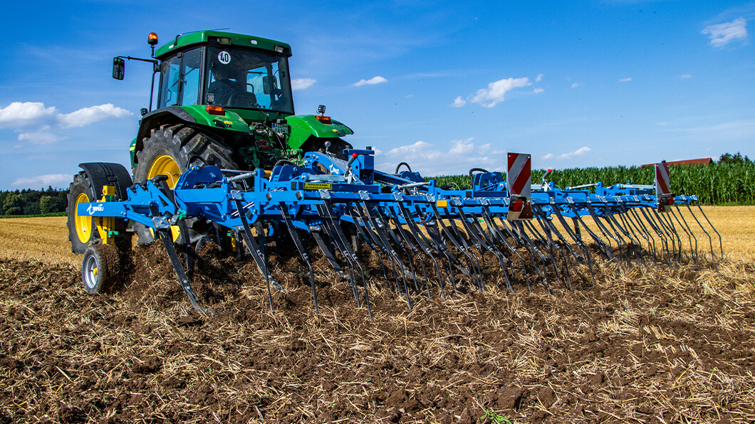 treffler-agrartechnik-praezisions-3-punkt-grubber-560-stoppelbearbeitung-heck