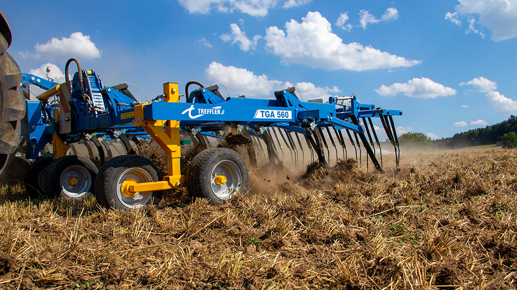 treffler-agrartechnik-praezisions-3-punkt-grubber-560-stoppelbearbeitung-seitenansicht