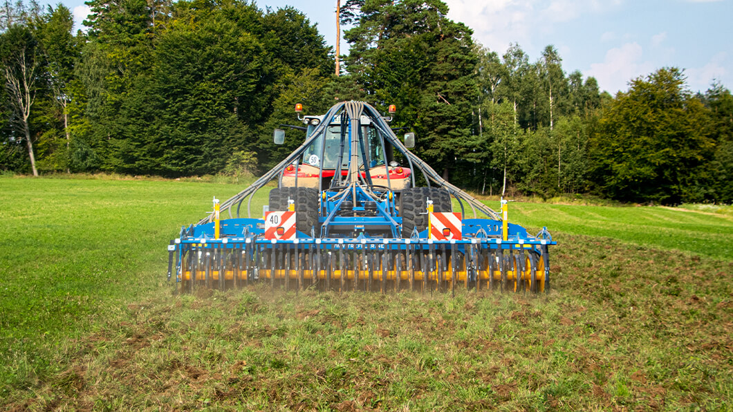 treffler-agrartechnik-praezisions-grubber-500-saatgut-verteilerpilz-kleegrasumbruch